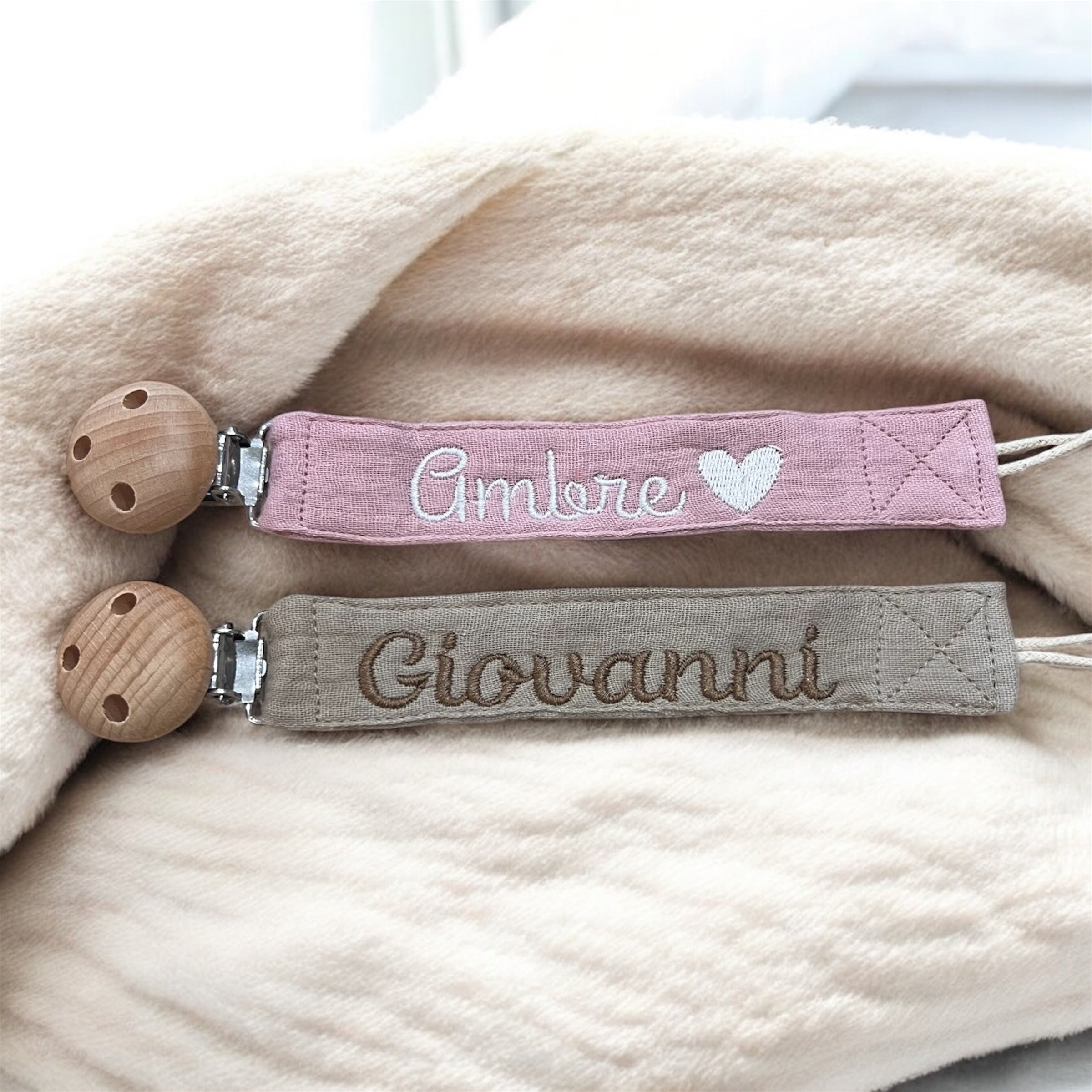 Attache tétine en tissu